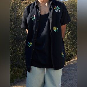 - Pacsun Black classic short sleeves shirt size XL